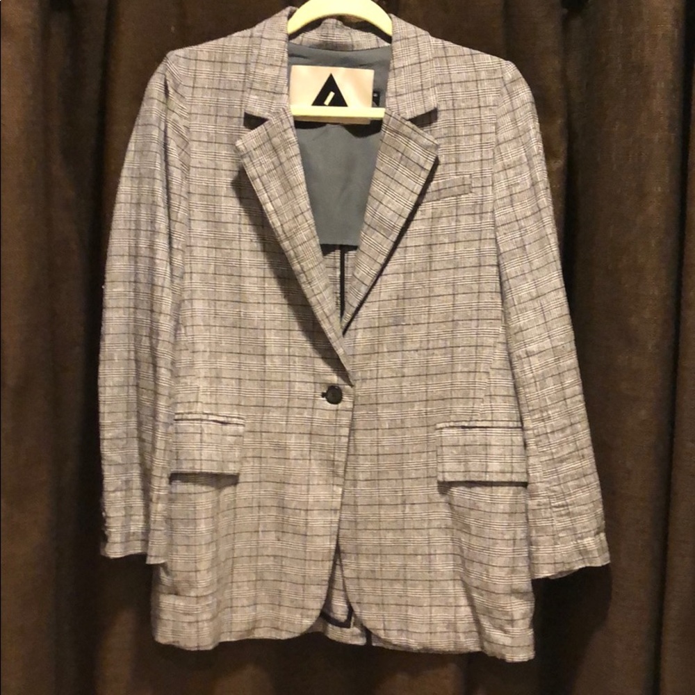 Classic Blazer , 55% linen , Cotton 45%